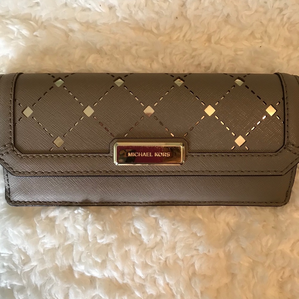 *MakeOffer* Michael Kors wallet
